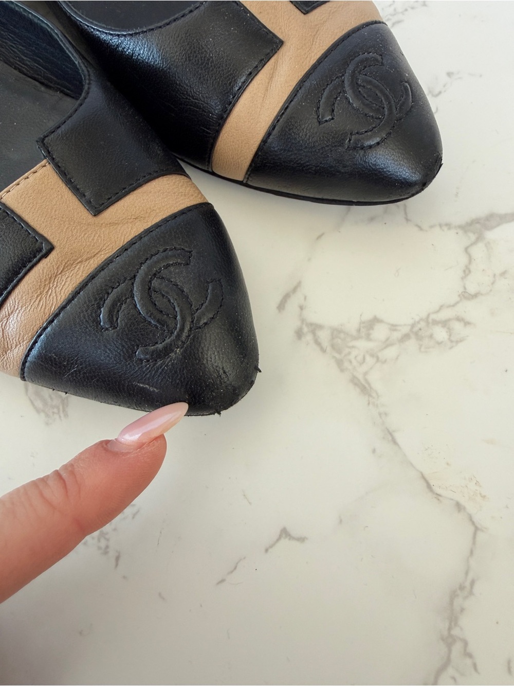 CHANEL Black and Tan Pointed-Toe Leather Ballet Flats - Picture 4 of 5